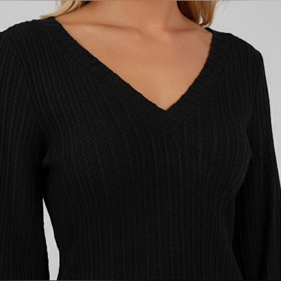 Black Lantern Sleeve V Neck Rib-knit Tee - Picture 2 of 8